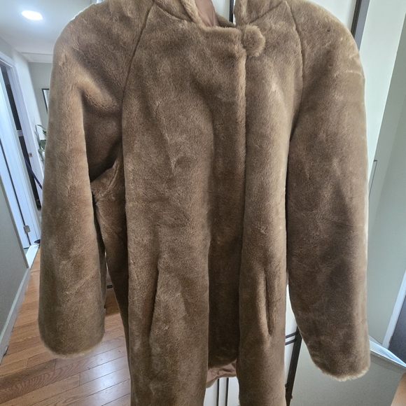 Women's Tan Faux Fur  Dennis Basso Coat Made In Usa - Picture 8 of 16